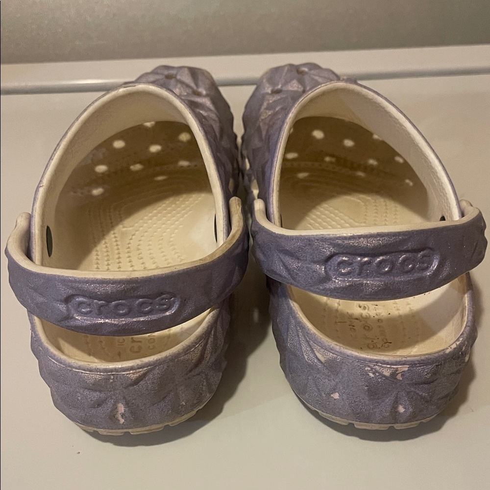 CROCS Kids Textured Lavender Clogs - Picture 2 of 4